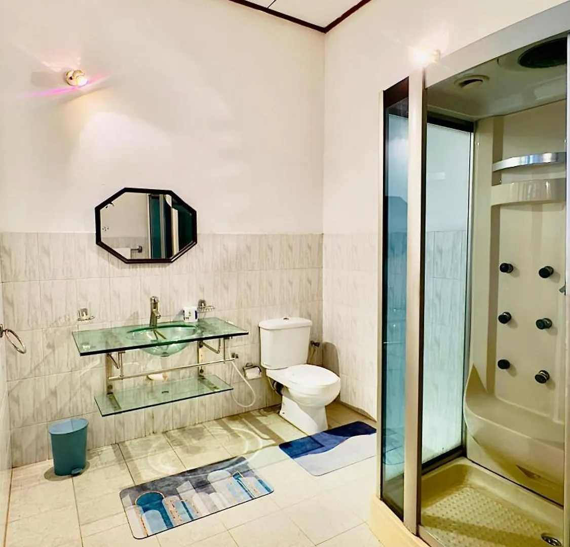 Yahana Beach Villa 니곰보