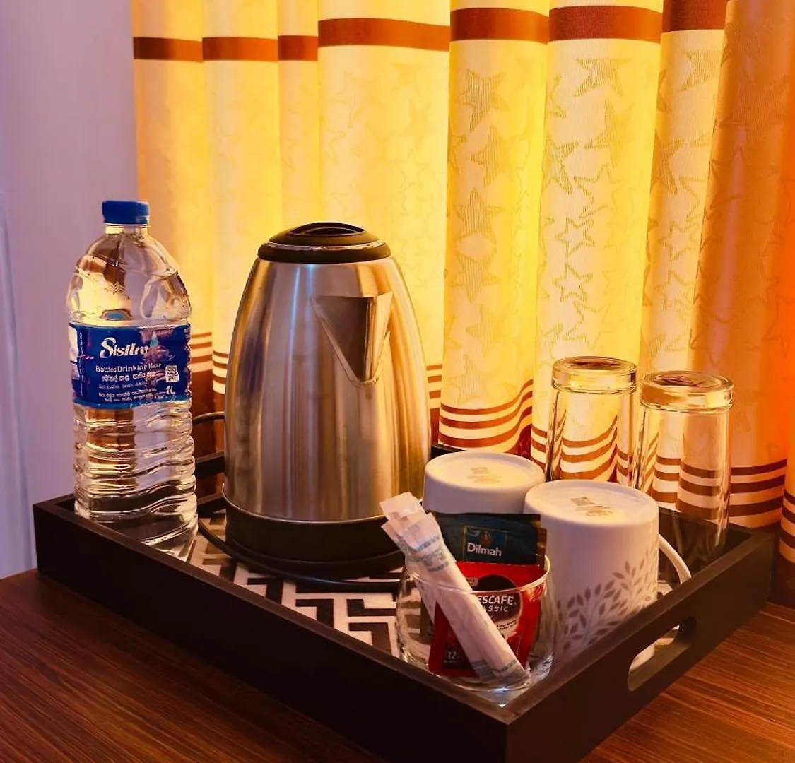 Yahana Beach Villa 니곰보