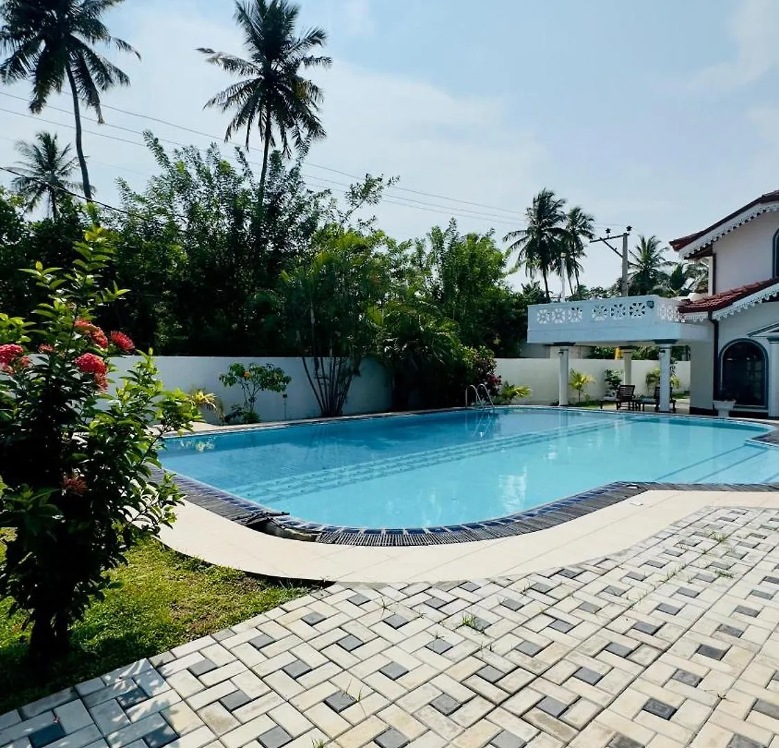 Yahana Beach Villa 니곰보 0*,  스리랑카