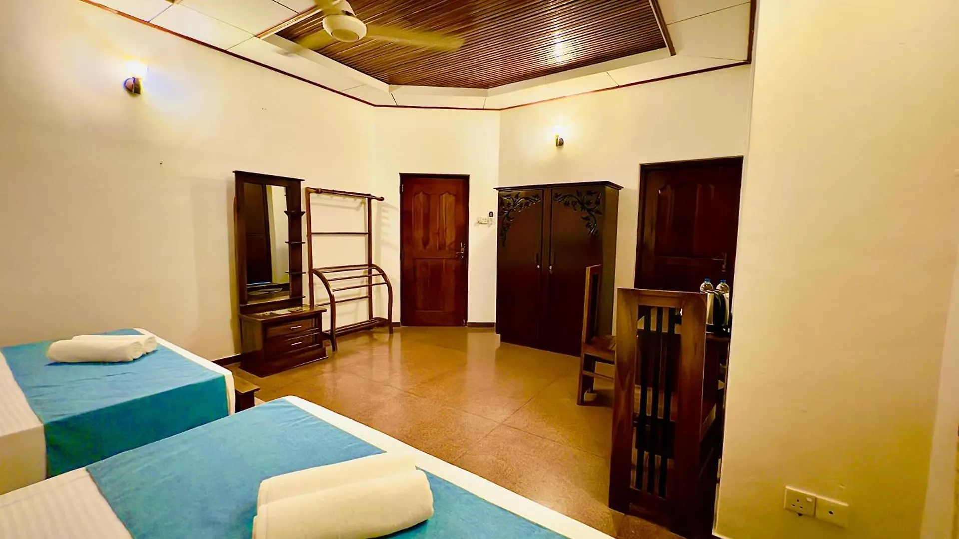 Yahana Beach Villa 니곰보 0*,  스리랑카