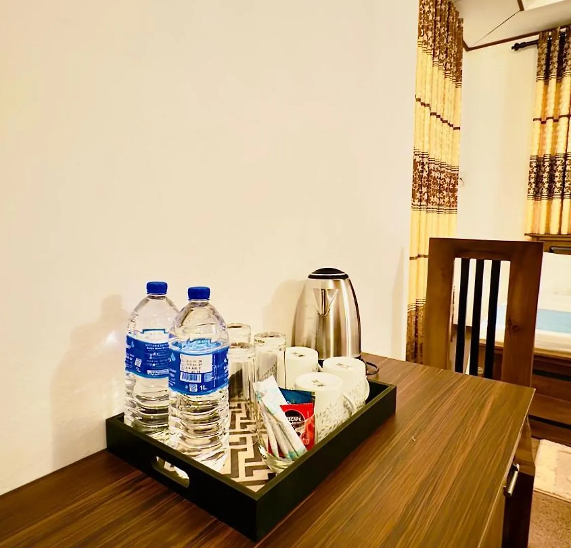 Yahana Beach Villa 니곰보