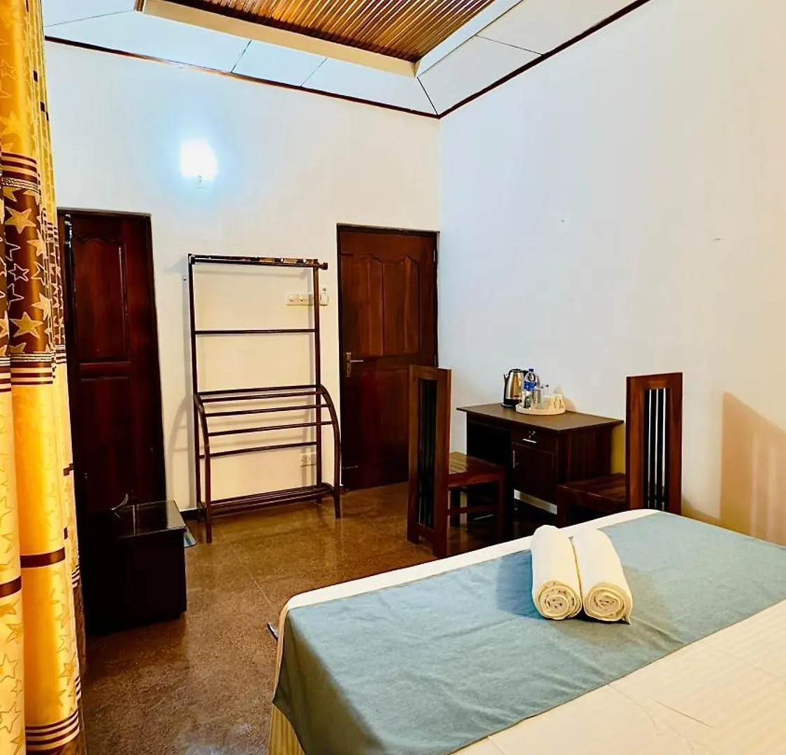 Yahana Beach Villa Negombo 0*,